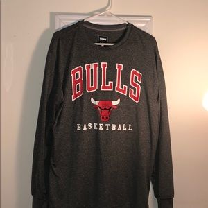 LARGE- grey Chicago Bulls long sleeve shirt